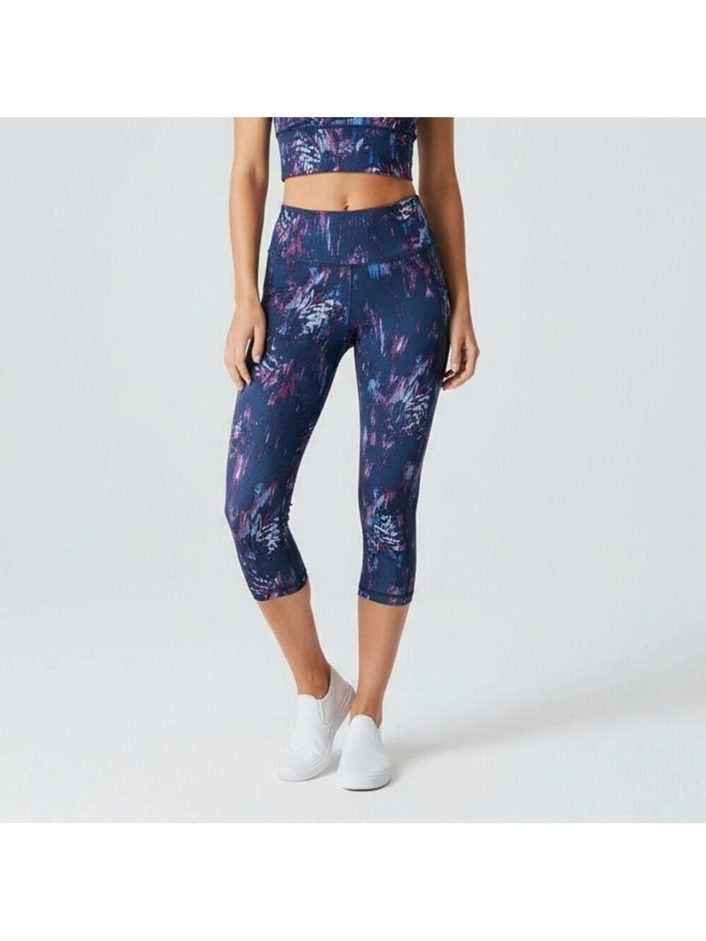 Victoria's SECRET Cropped Leggings Capri Sz S athletic sporty look, Athleisure